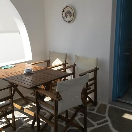 Antonia Studios Naousa  Luaran gambar