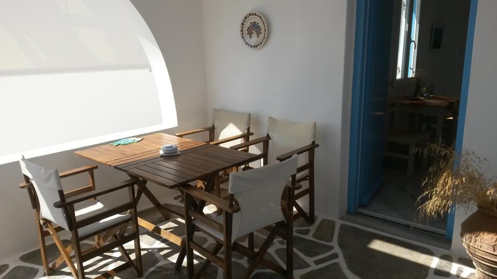 Antonia Studios Naousa  Luaran gambar